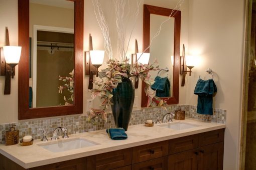 5 Tips for Creating a Vintage Bathroom from North Carolina Lifestyle Blogger Champagne Style Bare Budget