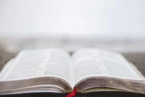 Tips for Creating a Daily Prayer and Bible Reading Routine