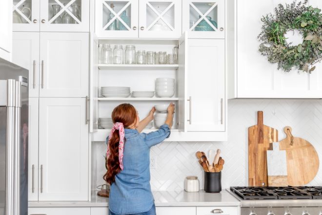 Top Reasons To Install White Cabinetry in Your Kitchen