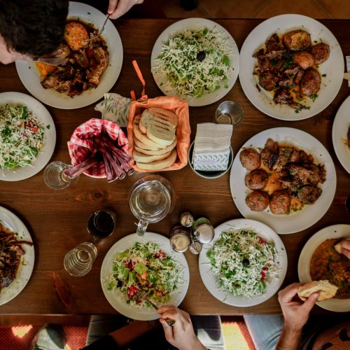 Easy Meals for Large Groups on A Budget