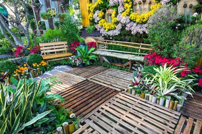 How To Maximize Space in Small Outdoor Gardens and Patios