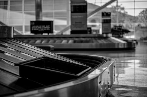 Flying With Checked Luggage? These U.S. Airlines Mishandled the Most Bags in 2026